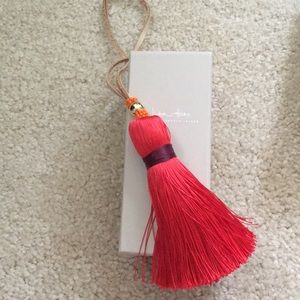 Junkanoo tassel. Red.